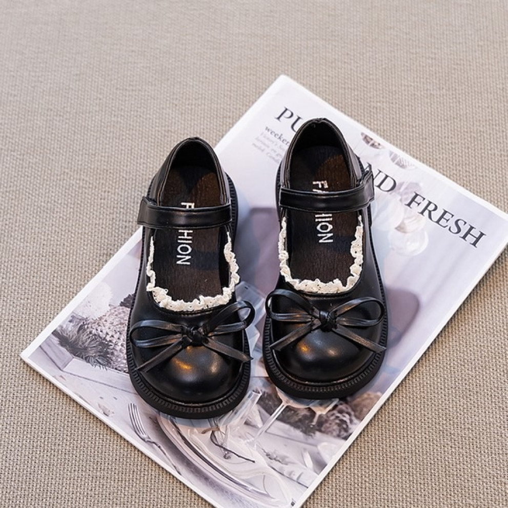 Туфлі для дівчинки з мереживом колір чорний 10896