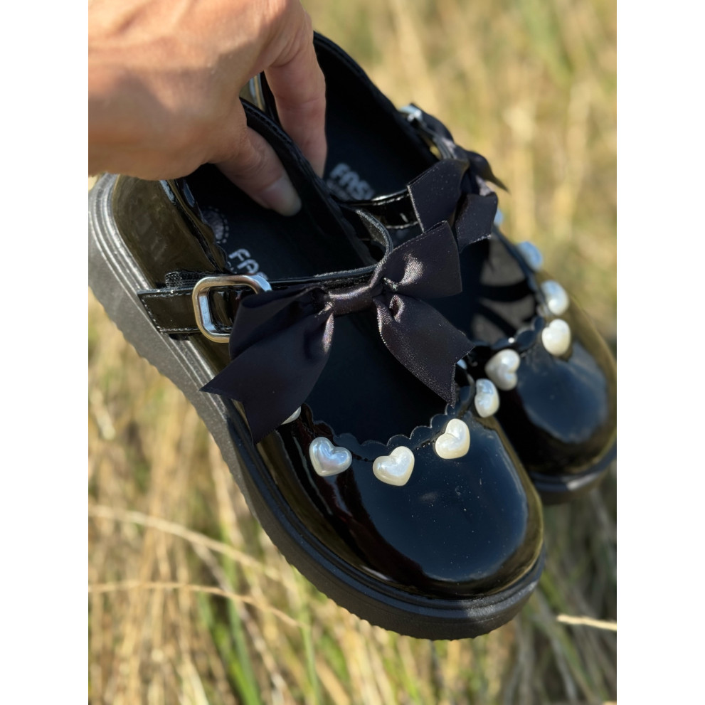 Туфлі для дівчинки лаковані з сердечками колір чорний 10903