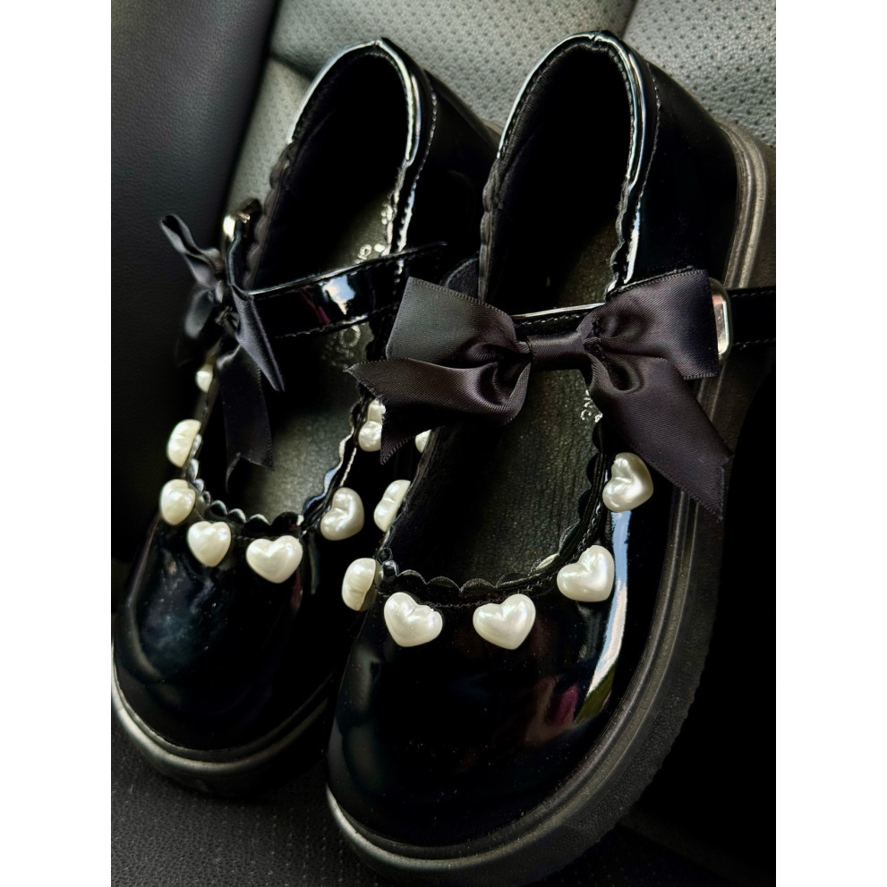 Туфлі для дівчинки лаковані з сердечками колір чорний 10903