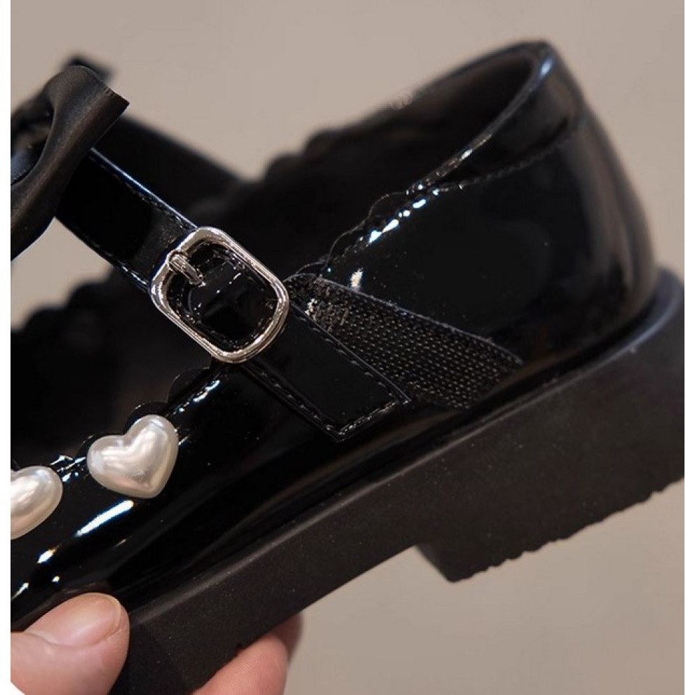 Туфлі для дівчинки лаковані з сердечками колір чорний 10903