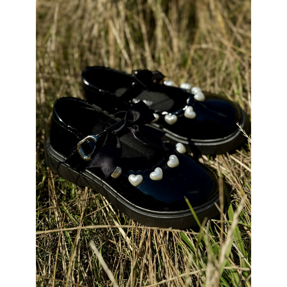 Туфлі для дівчинки лаковані з сердечками колір чорний 10903