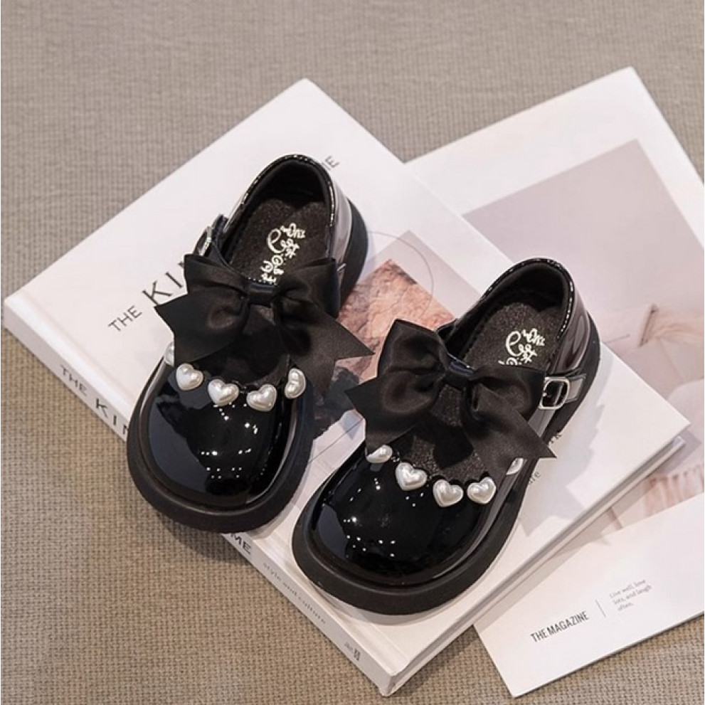 Туфлі для дівчинки лаковані з сердечками колір чорний 10903