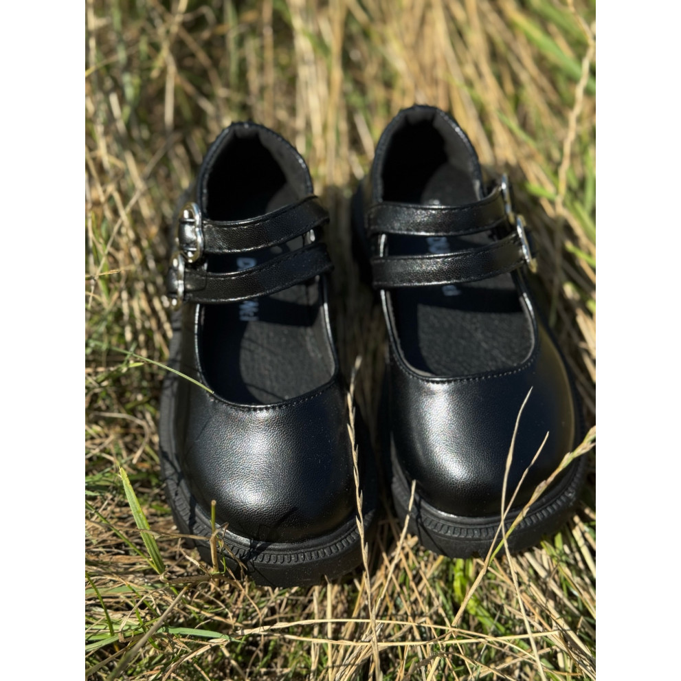 Стильні лофери для дівчинки з сердечками колір чорний 10904 Стильні лофери для дівчинки з сердечками колір чорний 10904