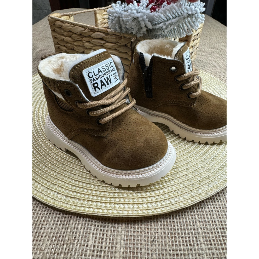 Дитячі зимові черевики RAW шоколадні з хутром - теплі та модні черевики 2025 року Дитячі зимові черевики RAW шоколадні з хутром - теплі та модні черевики 2025 року