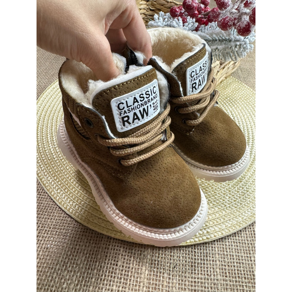 Дитячі зимові черевики RAW шоколадні з хутром - теплі та модні черевики 2025 року Дитячі зимові черевики RAW шоколадні з хутром - теплі та модні черевики 2025 року