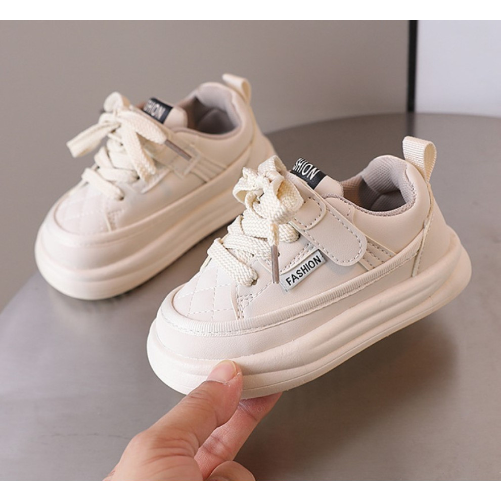 Кросівки дитячі Diamond світлі