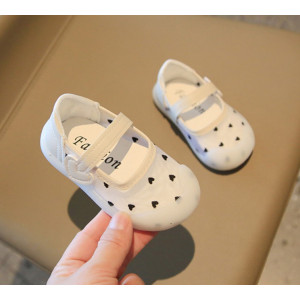 Босоніжки для дівчаток Love білі