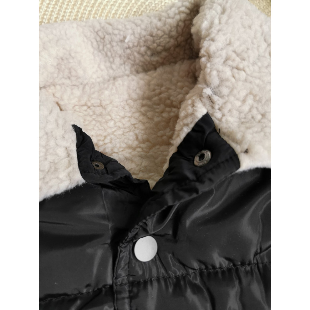 Демісезонна жилетка чорна 10122