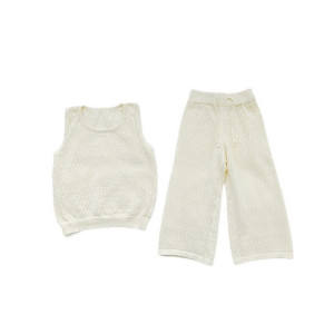 Комплект на літо для дівчинки зі штанцями в'язаний 10474