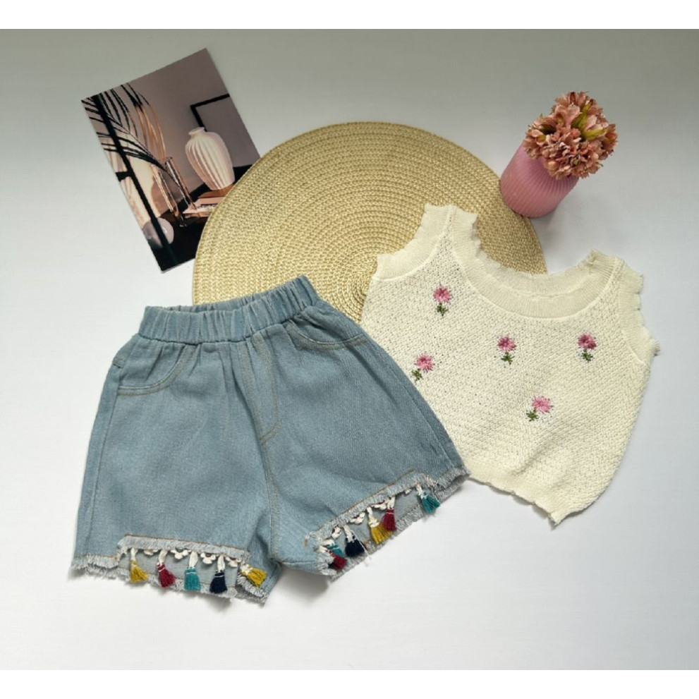 Костюм для дівчинки з джинсовими шортами  і в'язаною майкою 10512