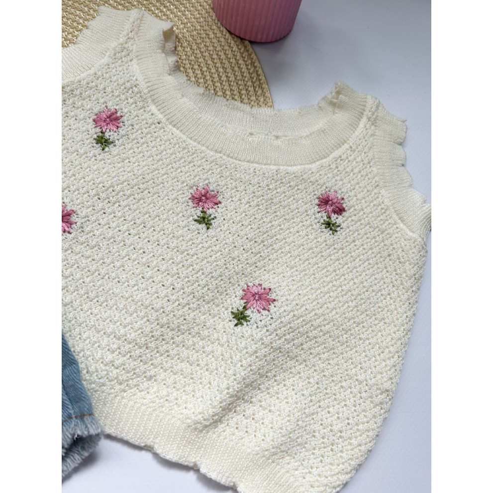 Костюм для дівчинки з джинсовими шортами  і в'язаною майкою 10512