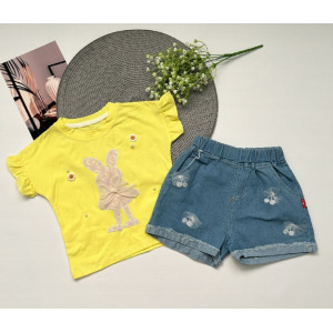 Костюм для дівчинки з джинсовими шортами Зайчик 10525