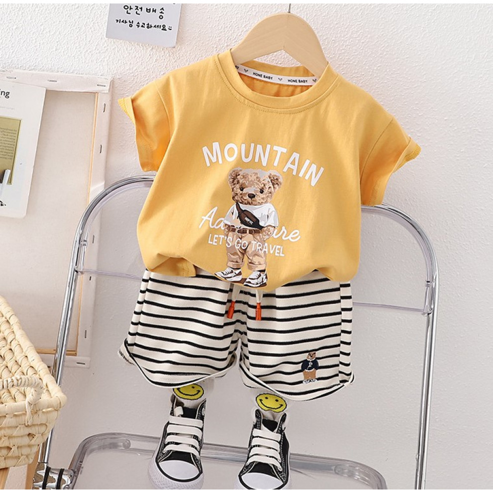 Костюм на літо хлопчику з ведмедиком Mountain жовта футболка і шорти в полоску 10499