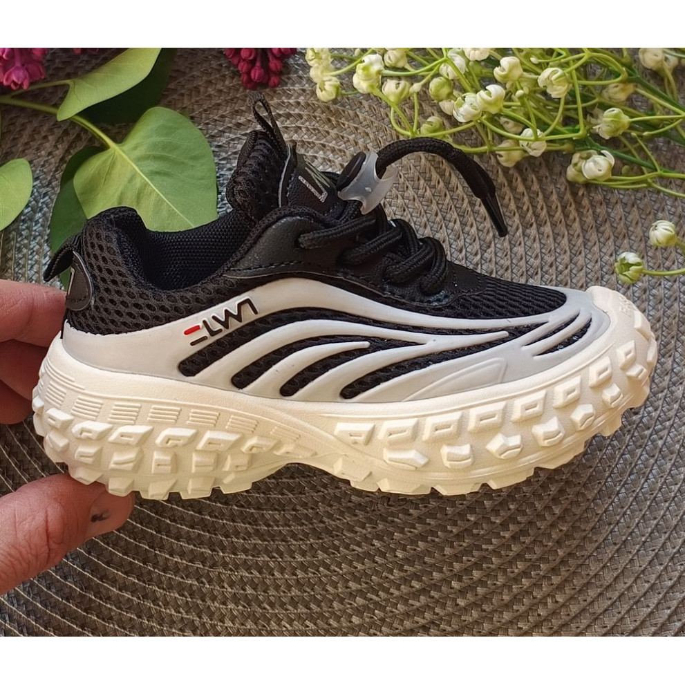 Кросівки весна-літо LWT чорні з білим