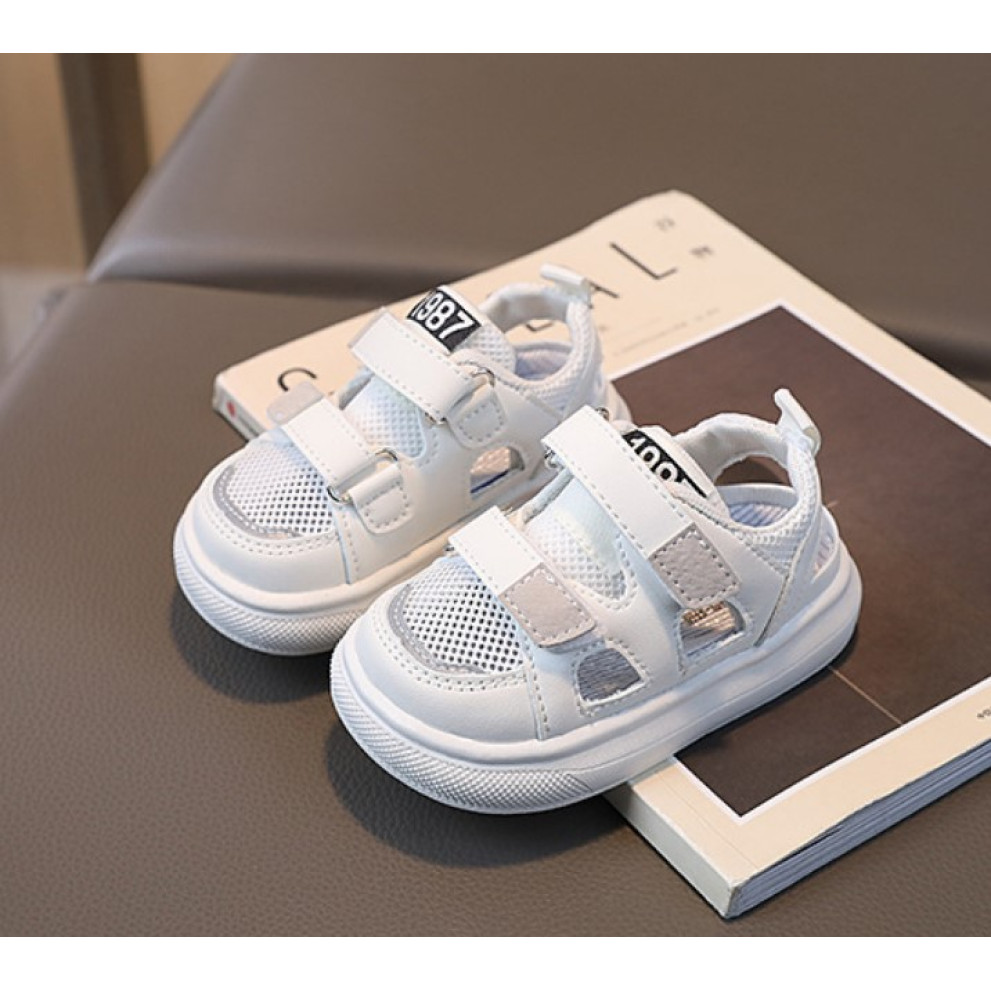 Легенькі босоніжки 1987 білі