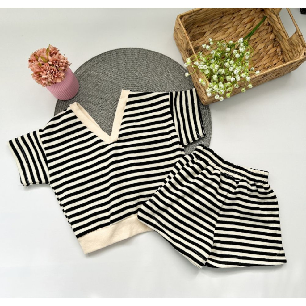 Стильний костюм для дівчинки на літо футболка і шортики 10469