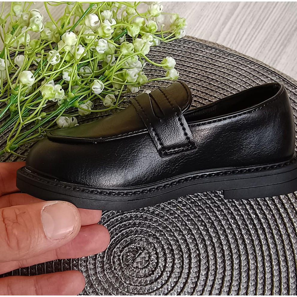 Туфлі унісекс YITT чорні